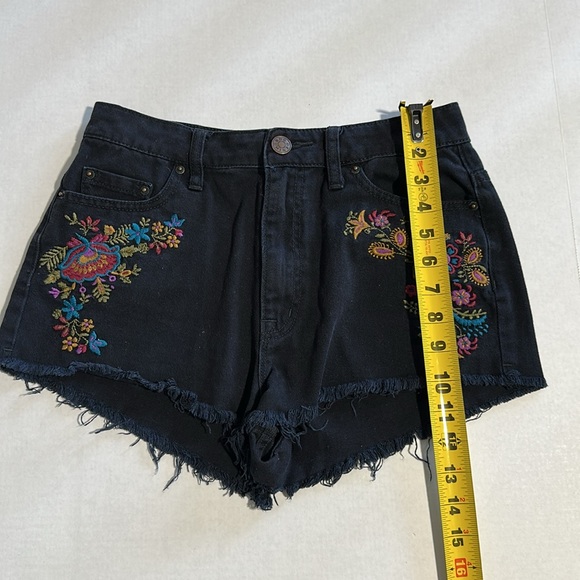 Anthropolpgie BDG High Rise Dree Embroidered Black Denim Shorts - Picture 5 of 15